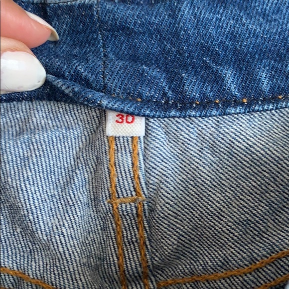 Levi’s cutoff distressed denim shorts - Picture 5 of 6
